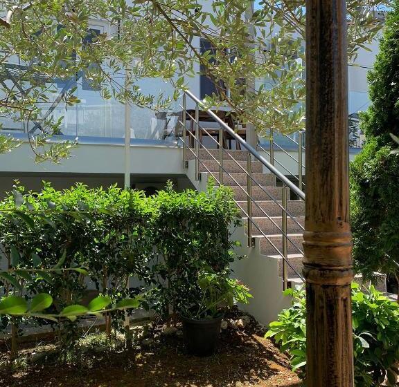 پانسیون Oxhaku Guest House