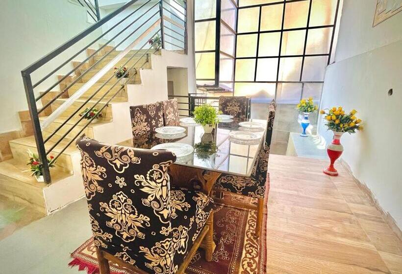 مبيت وإفطار Backwoods Suites Shimla