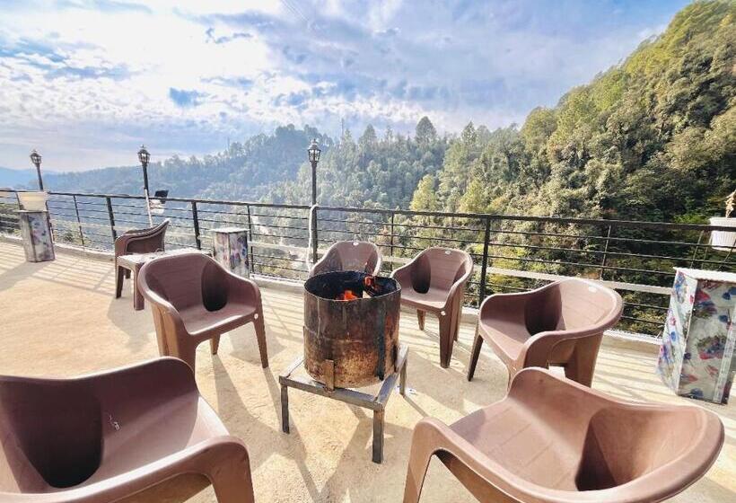 مبيت وإفطار Backwoods Suites Shimla