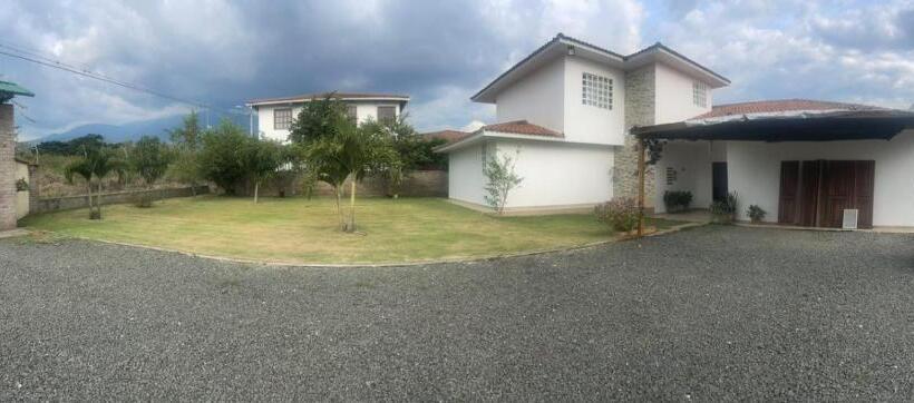 住宿加早餐  Tranquilidad En Familia, Piscina