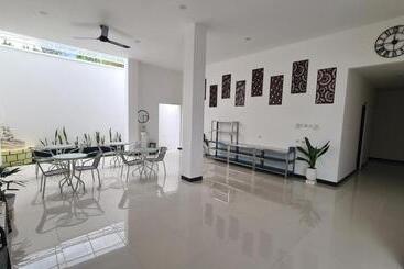 Dehills Hotel Luwuk
