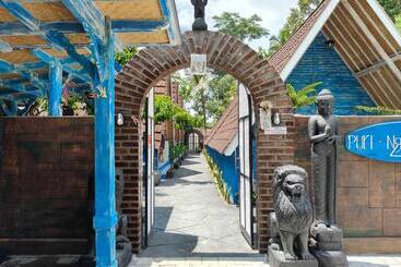 هتل Byron Jungle Resort
