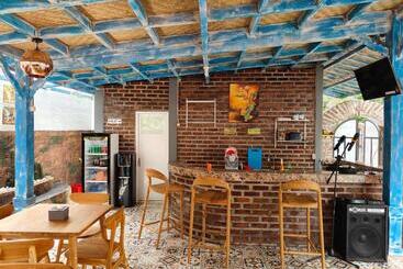 هتل Byron Jungle Resort