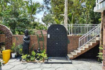 هتل Byron Jungle Resort