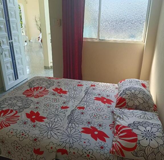 هتل کپسول Cambulos House