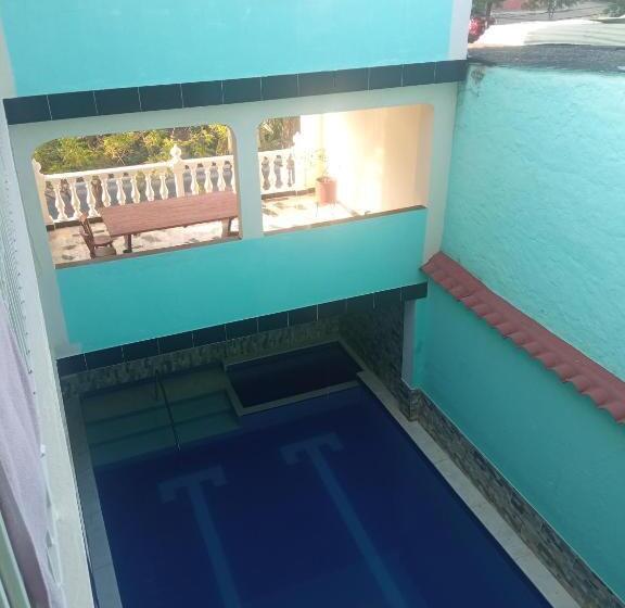 هتل کپسول Cambulos House