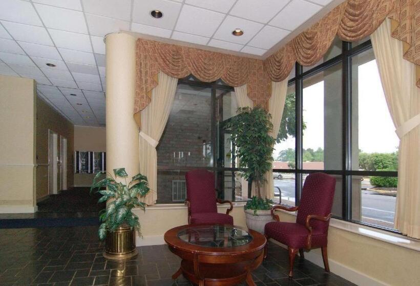 هتل Dominion Inn & Suites