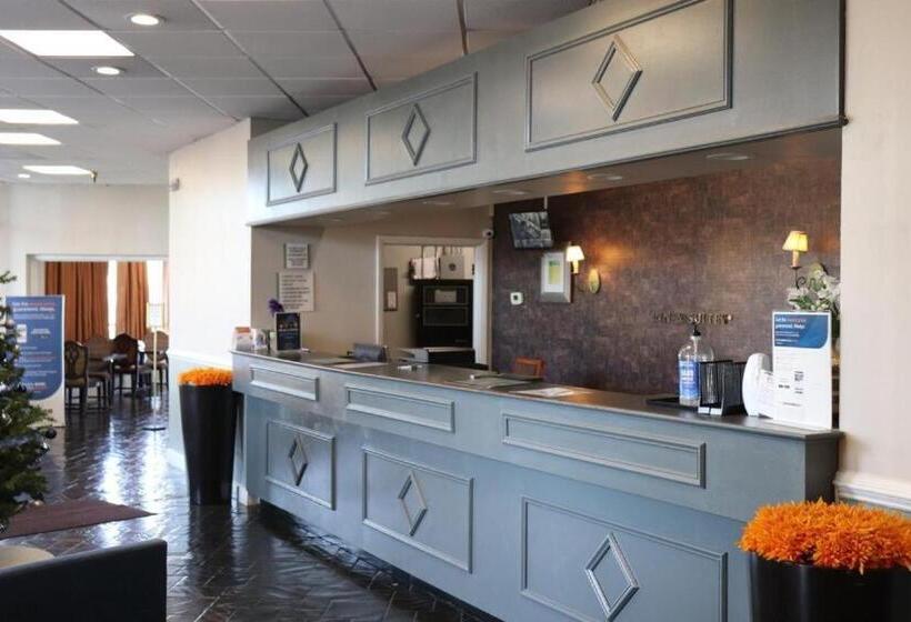 هتل Dominion Inn & Suites