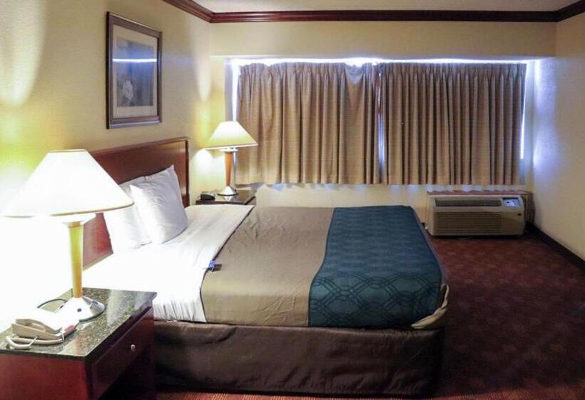 هتل Dominion Inn & Suites