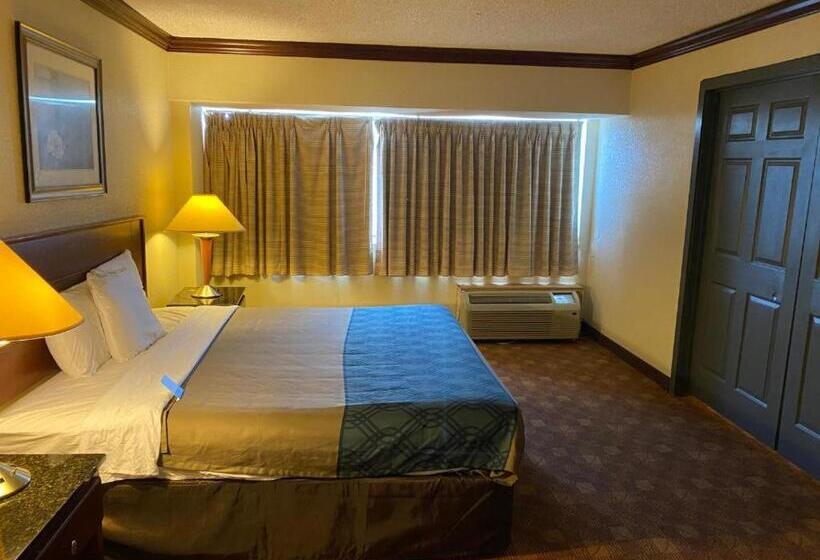 هتل Dominion Inn & Suites