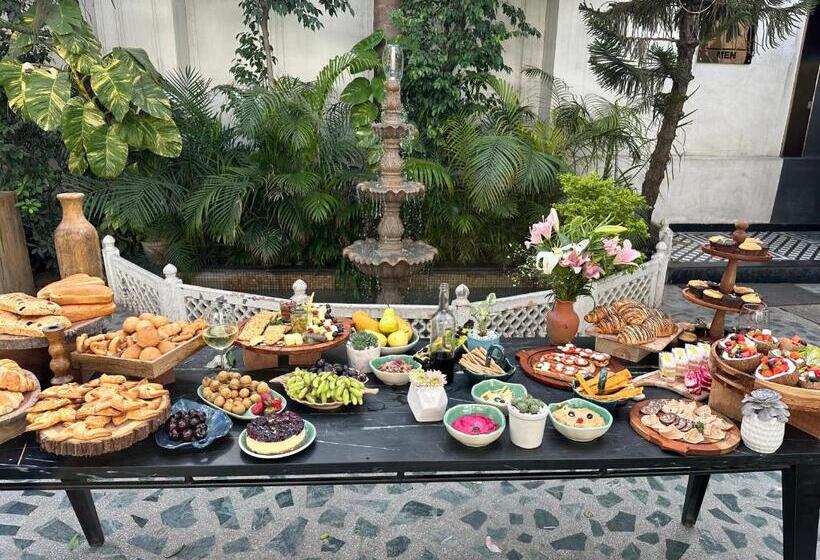 هتل Dyore House By Bharat Mahal Palace