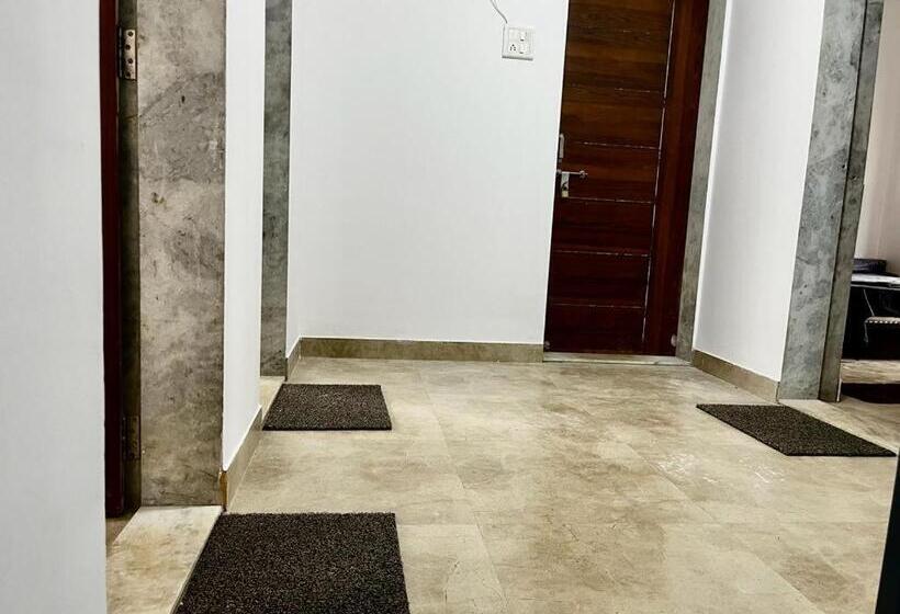 فندق Indu Chhaya