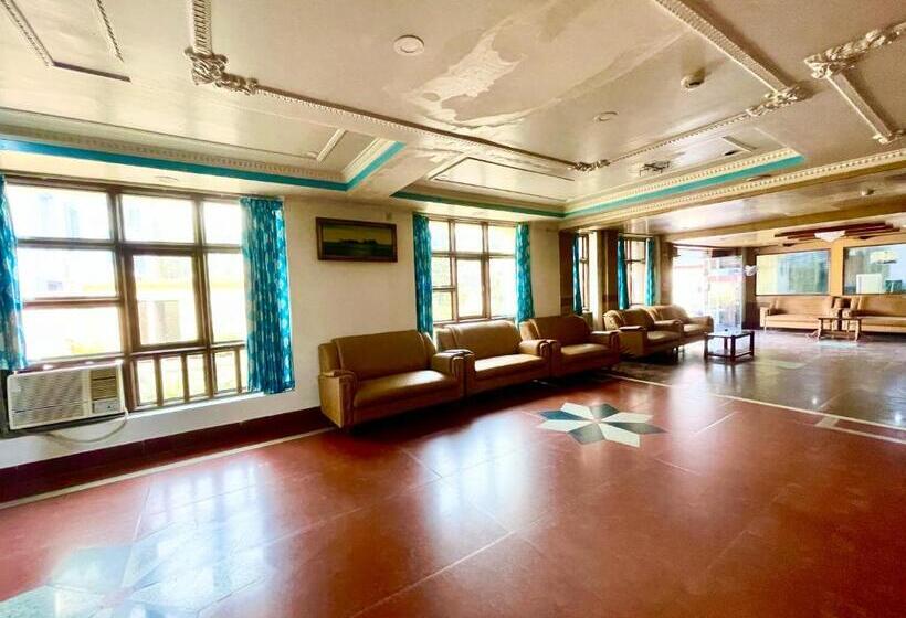 هتل Naren Palace