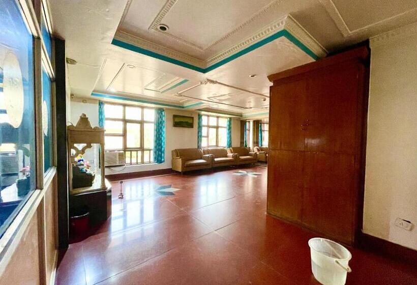 هتل Naren Palace
