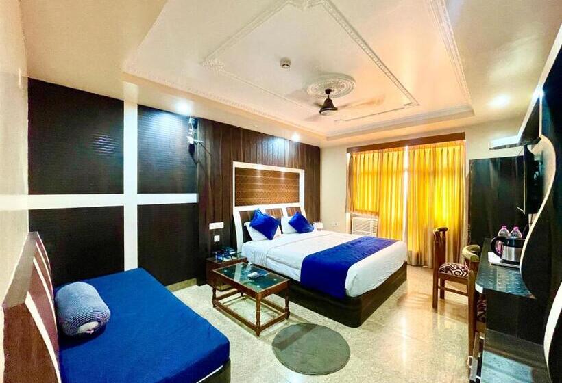 هتل Naren Palace