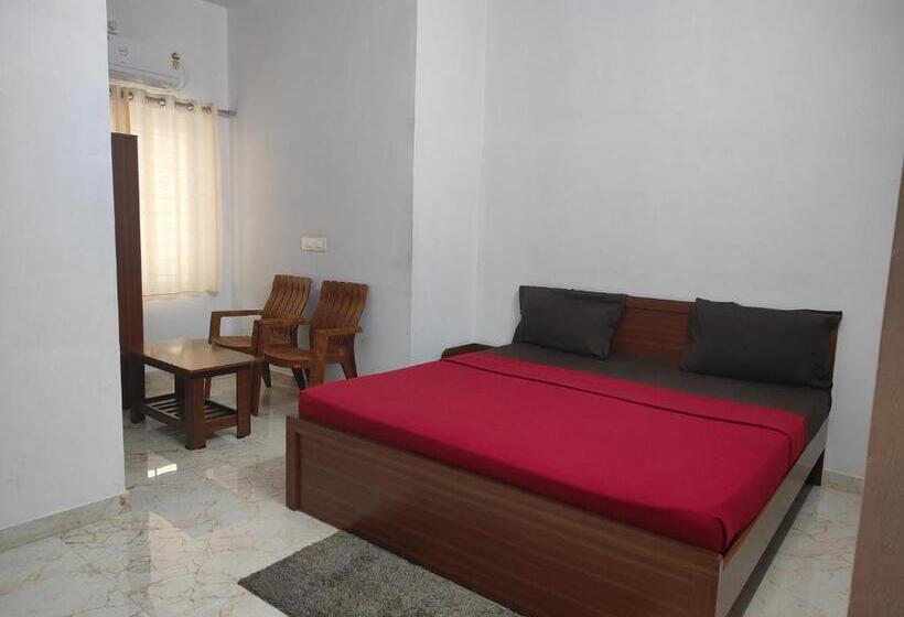 هتل Sahyadri Lodge And Restaurant