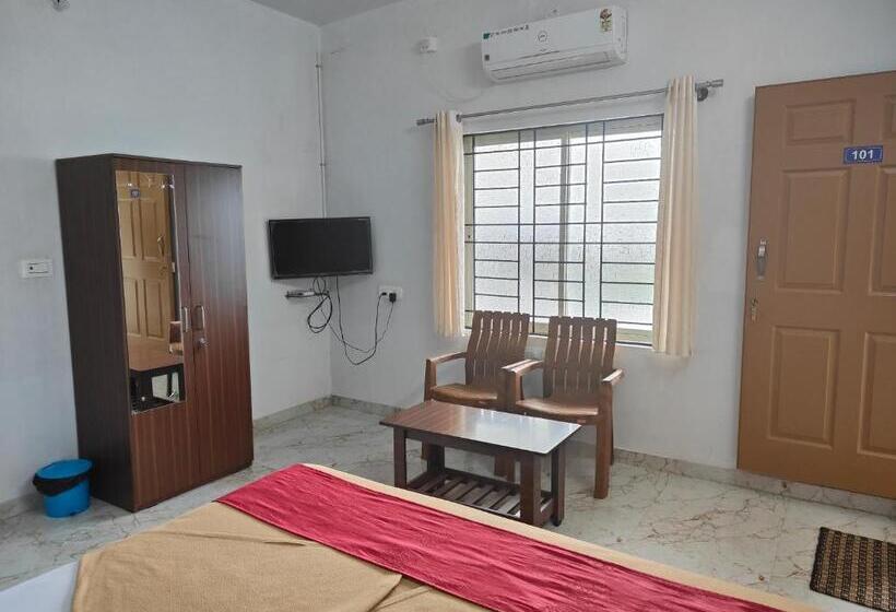 هتل Sahyadri Lodge And Restaurant
