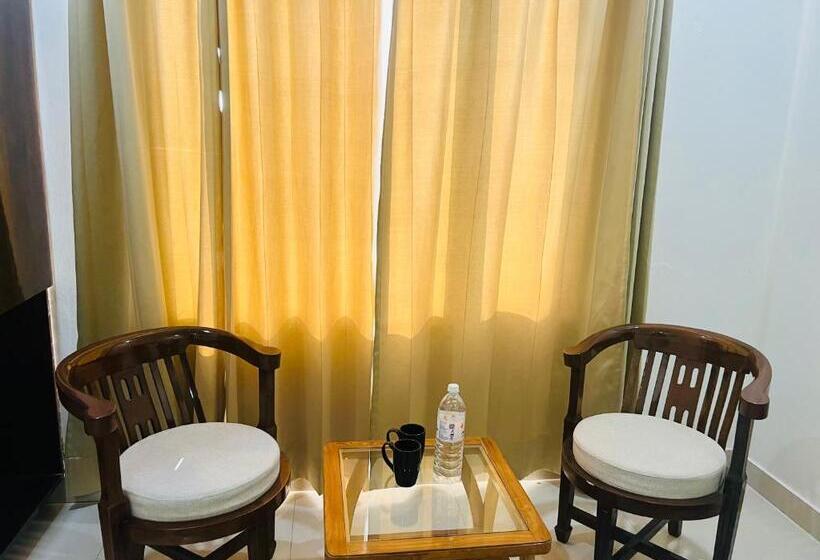 酒店 The Pacific Paradise