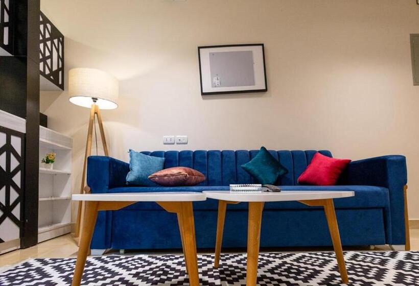 Marron Serviced Studios And Rooms