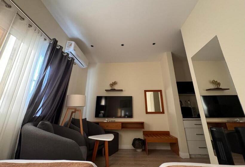 Marron Serviced Studios And Rooms