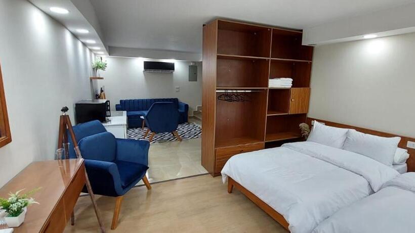 Marron Serviced Studios And Rooms
