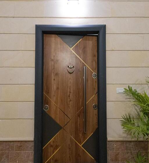 Marron Serviced Studios And Rooms
