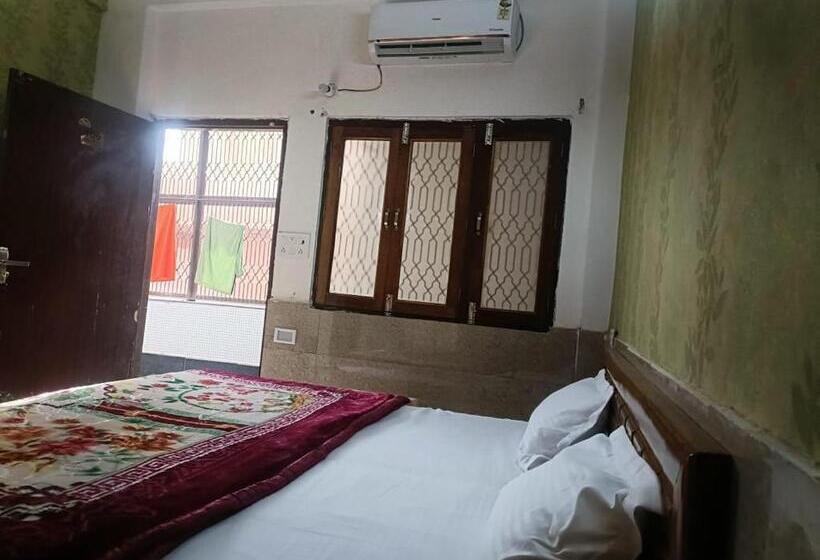 پانسیون Holy Tripadvisor Hostels