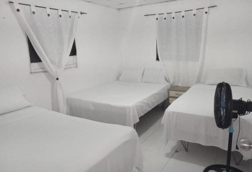 پانسیون Hostal Barranquilla Inn