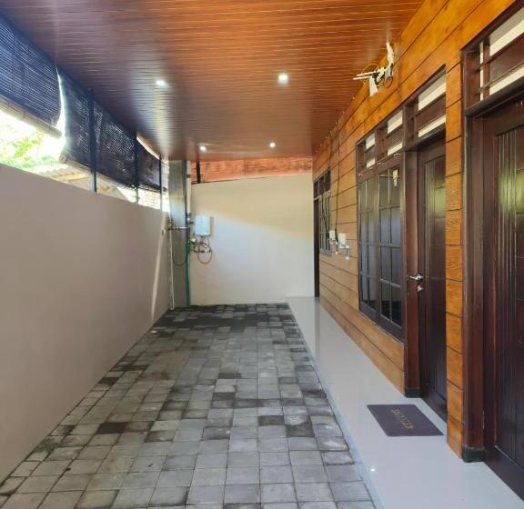 پانسیون Justin Guest House