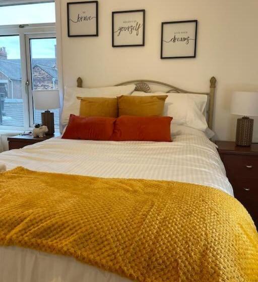 ペンション Keary Entire House. 3 Beds. Bright And Cheerful