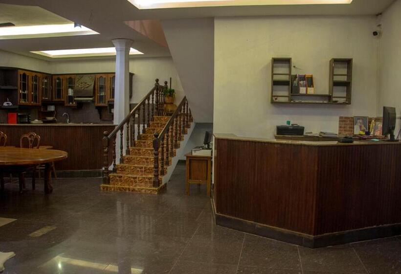 פנסיון Varinias Beach Villa