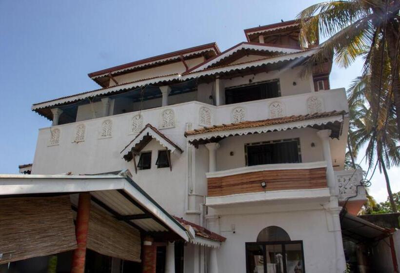 פנסיון Varinias Beach Villa