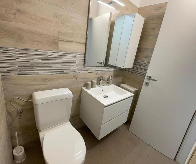 بنسيون Veranda S Rooms Free Parking In Central Lugano