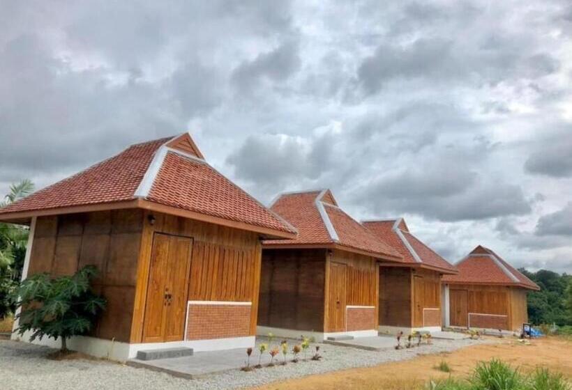 リゾートホテル Lanlom Cafe&huaikon Homestay