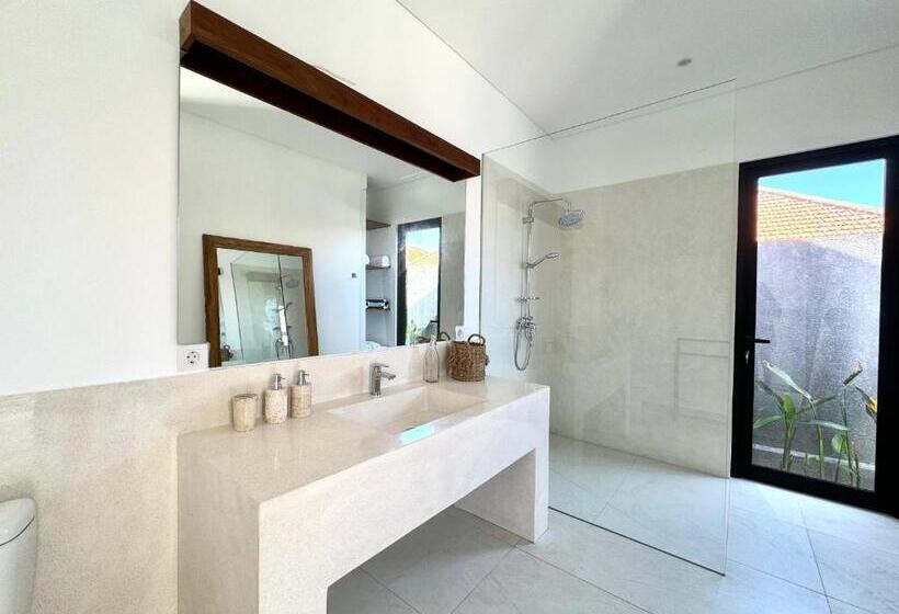ユースホステル Nyepi Pagerwesi Villa Bali