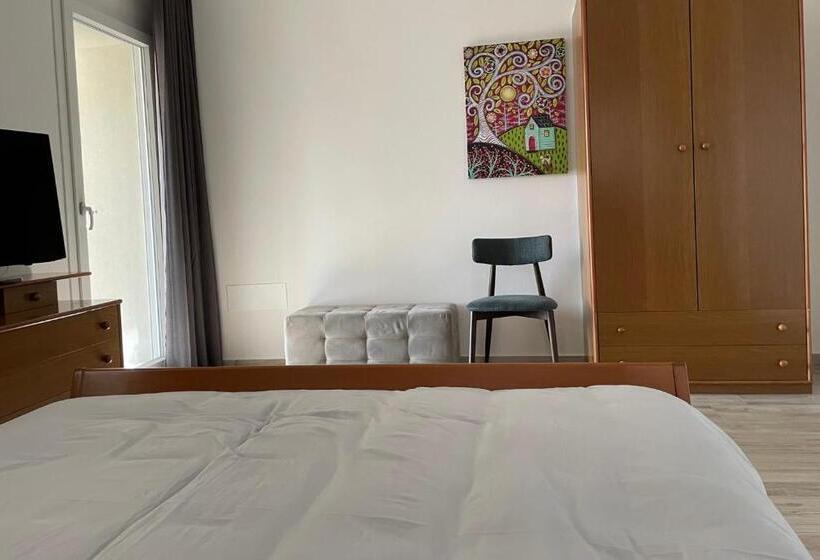 Bed and Breakfast Beb La Nociaia