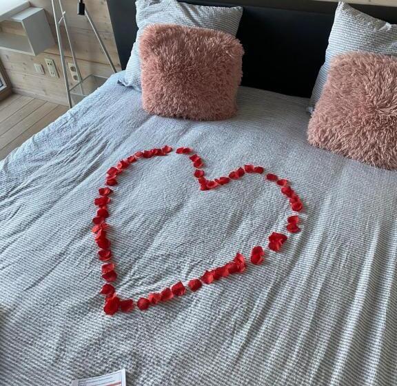 تختخواب و صبحانه Chambres Perchees