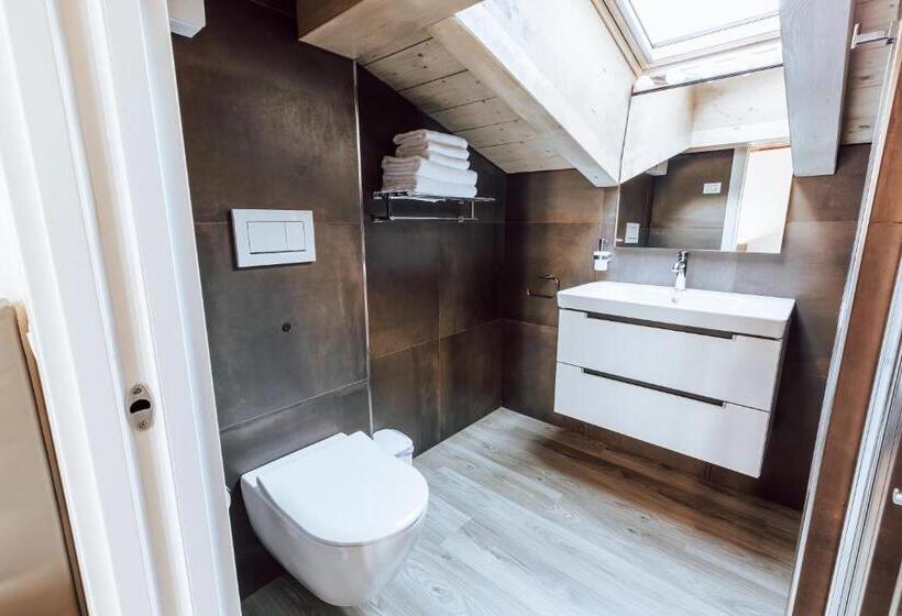 تختخواب و صبحانه Mine House