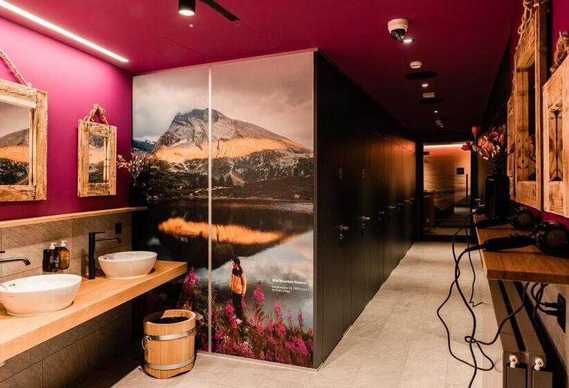 Capsule Hotel   Chapter Lucerne