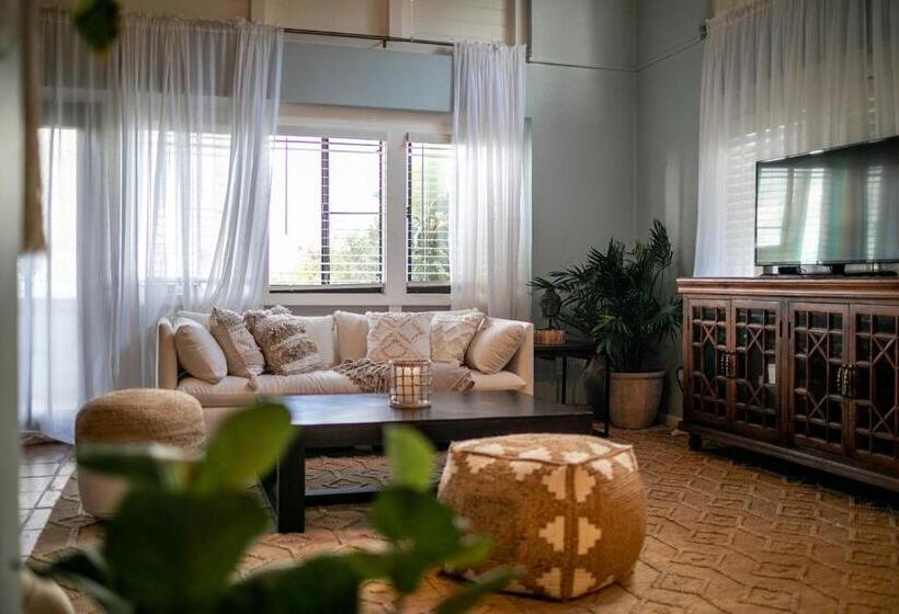 Cruz Bay Tropical Condo