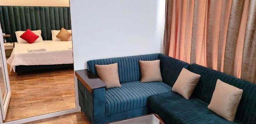 هتل 36 Yard Beach Cottages