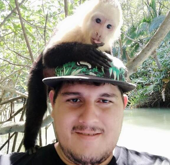 هتل Adventurelalotour