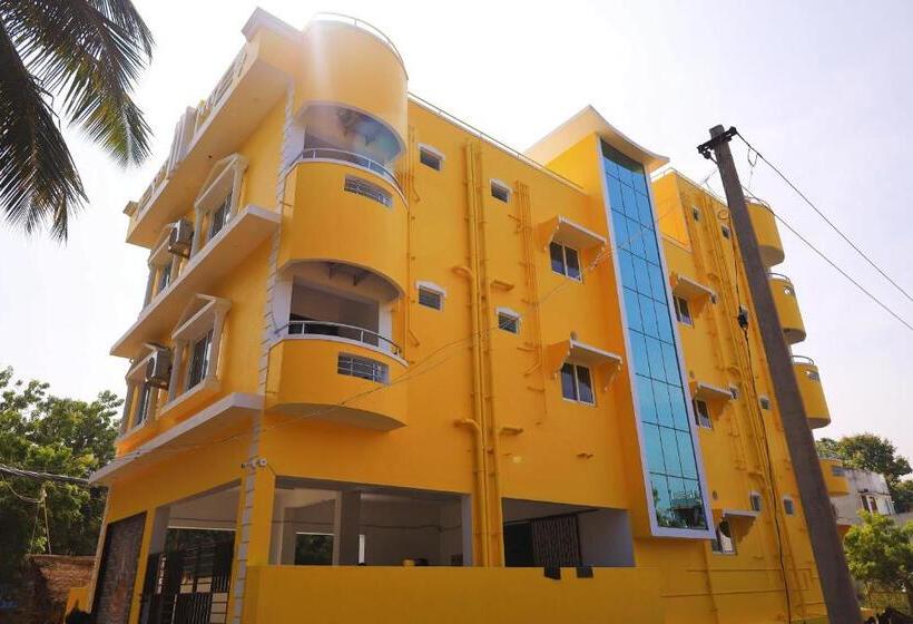 هتل Auro Galaxy Pondy With Swimming Pool