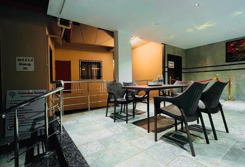 בית מלון כפרי Gulmohar Resort & Spa