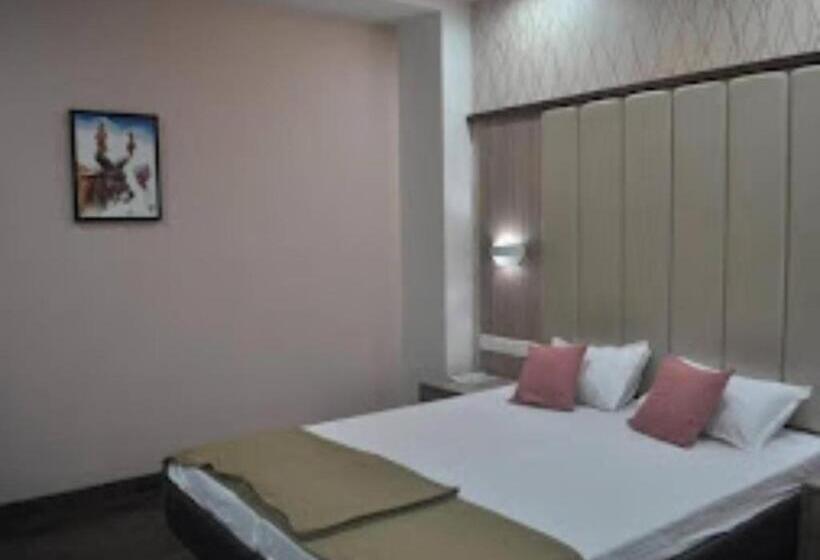 ホテル Indiana Inn , Navi Mumbai