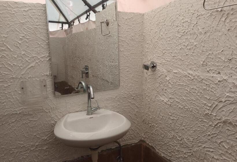 فندق Nirvana Eco Camp, Bir