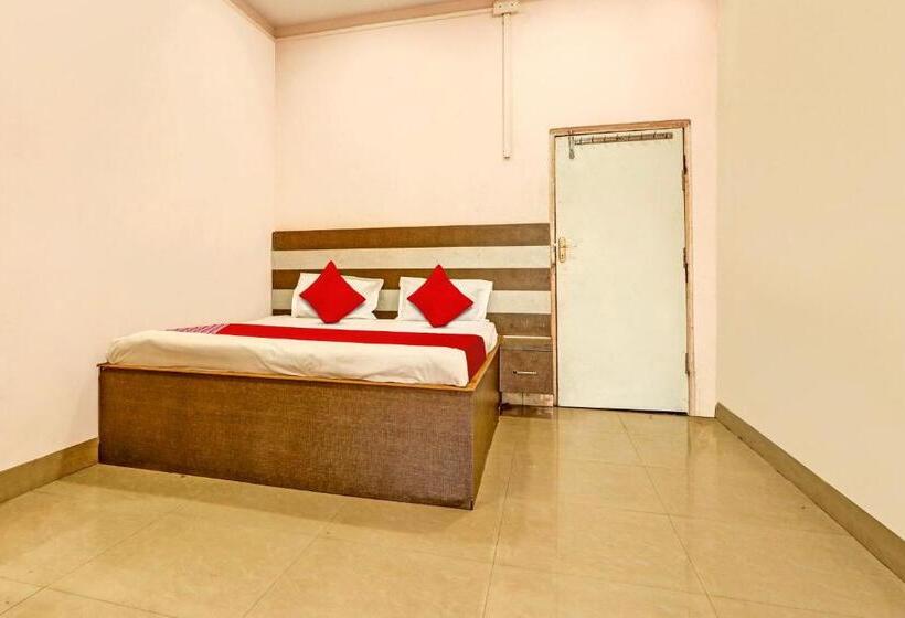 Отель Oyo Flagship Satyam Inn Lodge