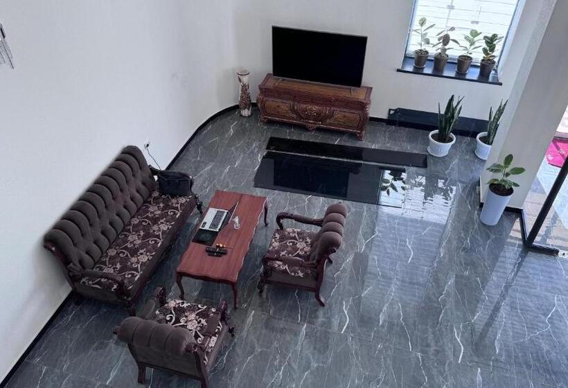 בית מלון כפרי Parvoz