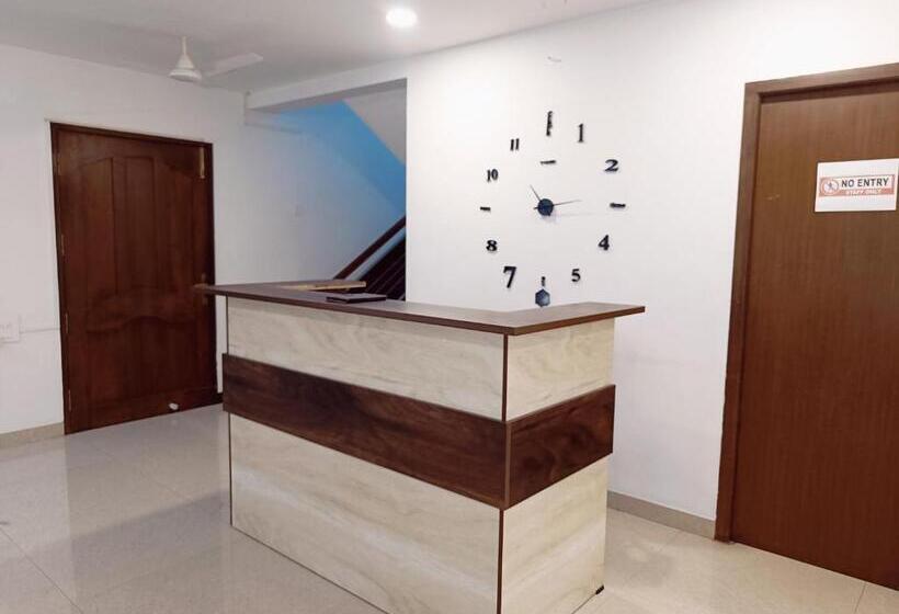 هتل Ramya Residency Porur