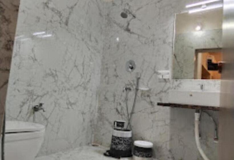 Отель Suramya Bhawanipatna